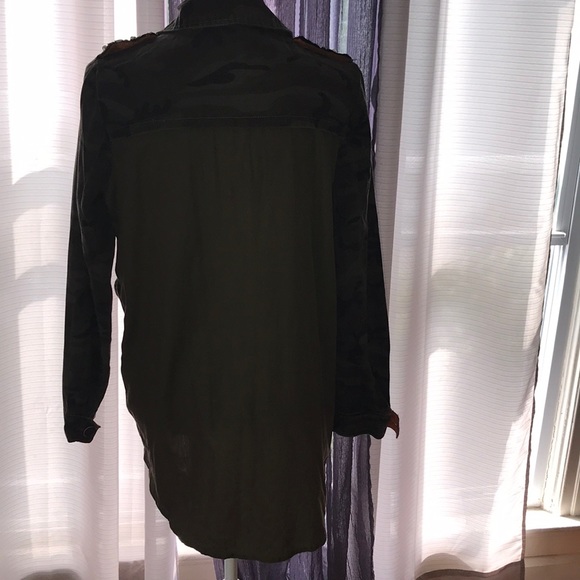 “Forever 21” Lightweight camouflage zip up jacket - Picture 6 of 8